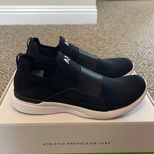 APL Techloom Bliss. Women’s Size 9.